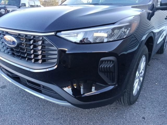 New 2026 Ford Escape Active w/ Cold Weather Package FWD image 9