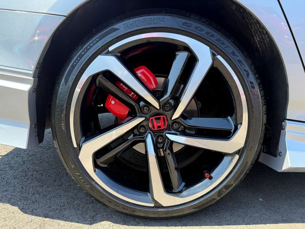 Used 2018 Honda Accord Sport image 3