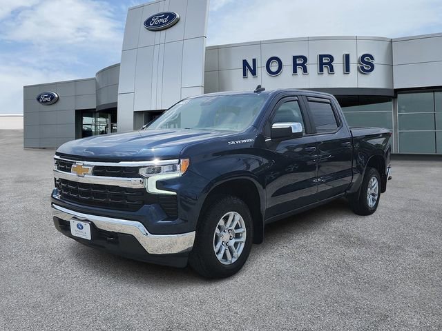 Used 2023 Chevrolet Silverado 1500 LT AWD/4WD image 2