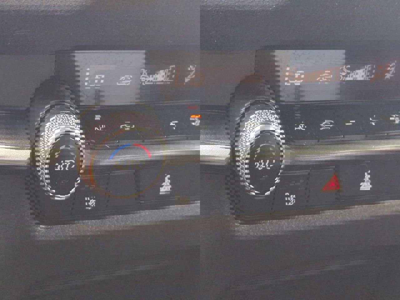 Used 2024 MAZDA CX-30 Carbon image 22