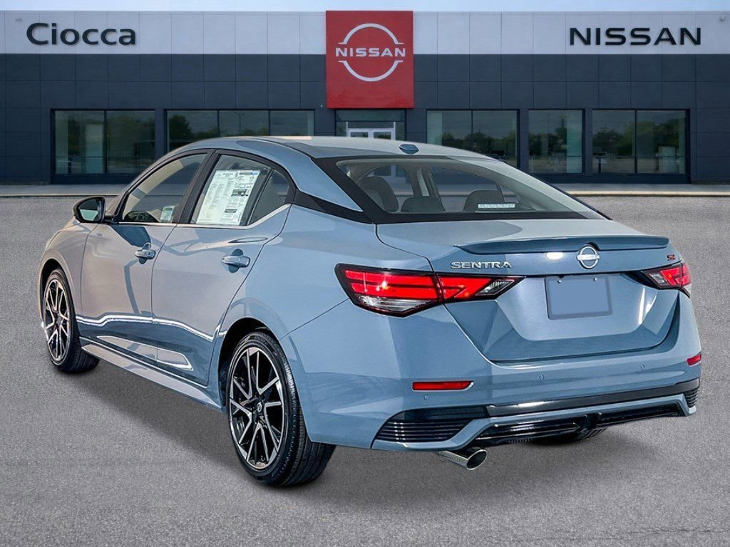 New 2025 Nissan Sentra SR FWD image 2