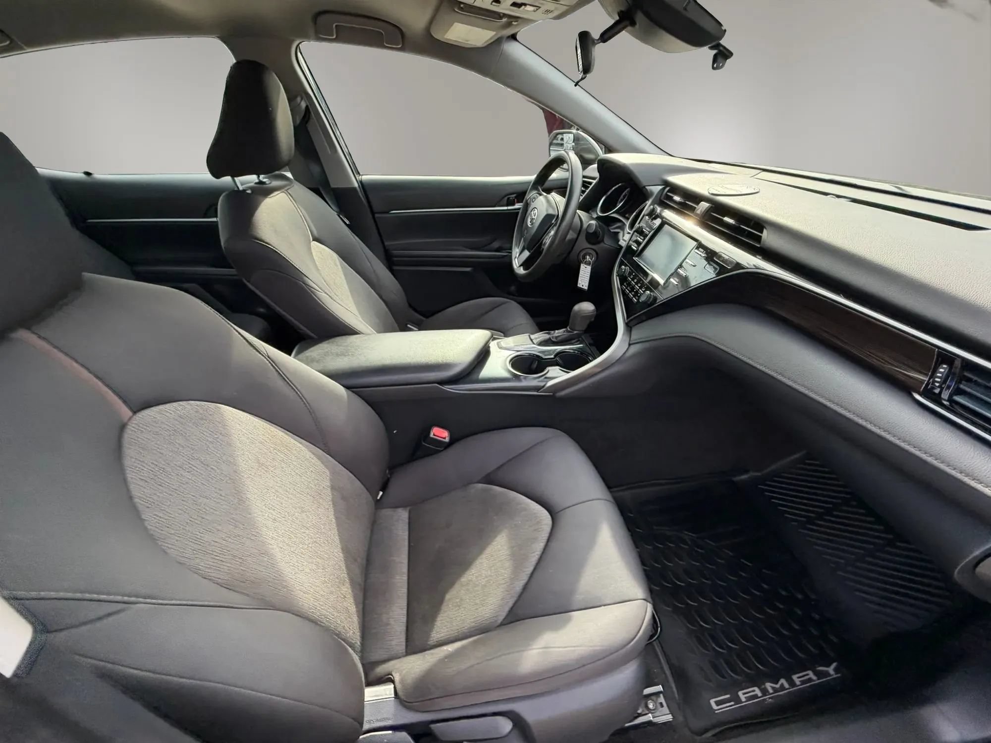 Used 2019 Toyota Camry LE FWD image 11