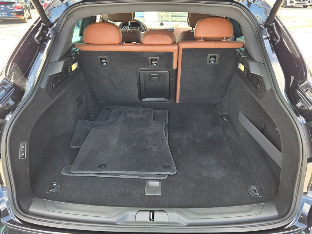 Used 2023 Maserati Levante GT image 16