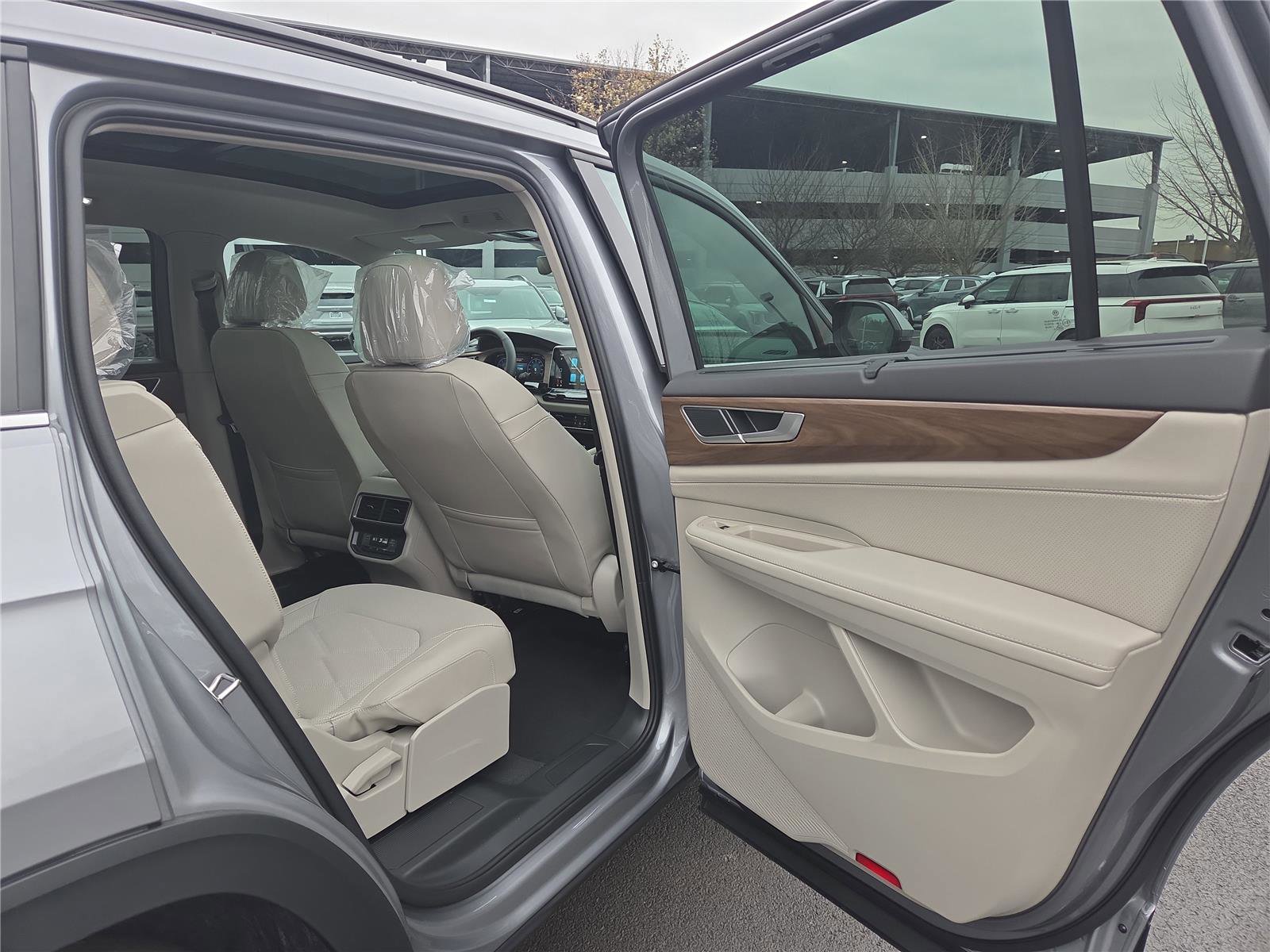 New 2026 Volkswagen Atlas SE image 29