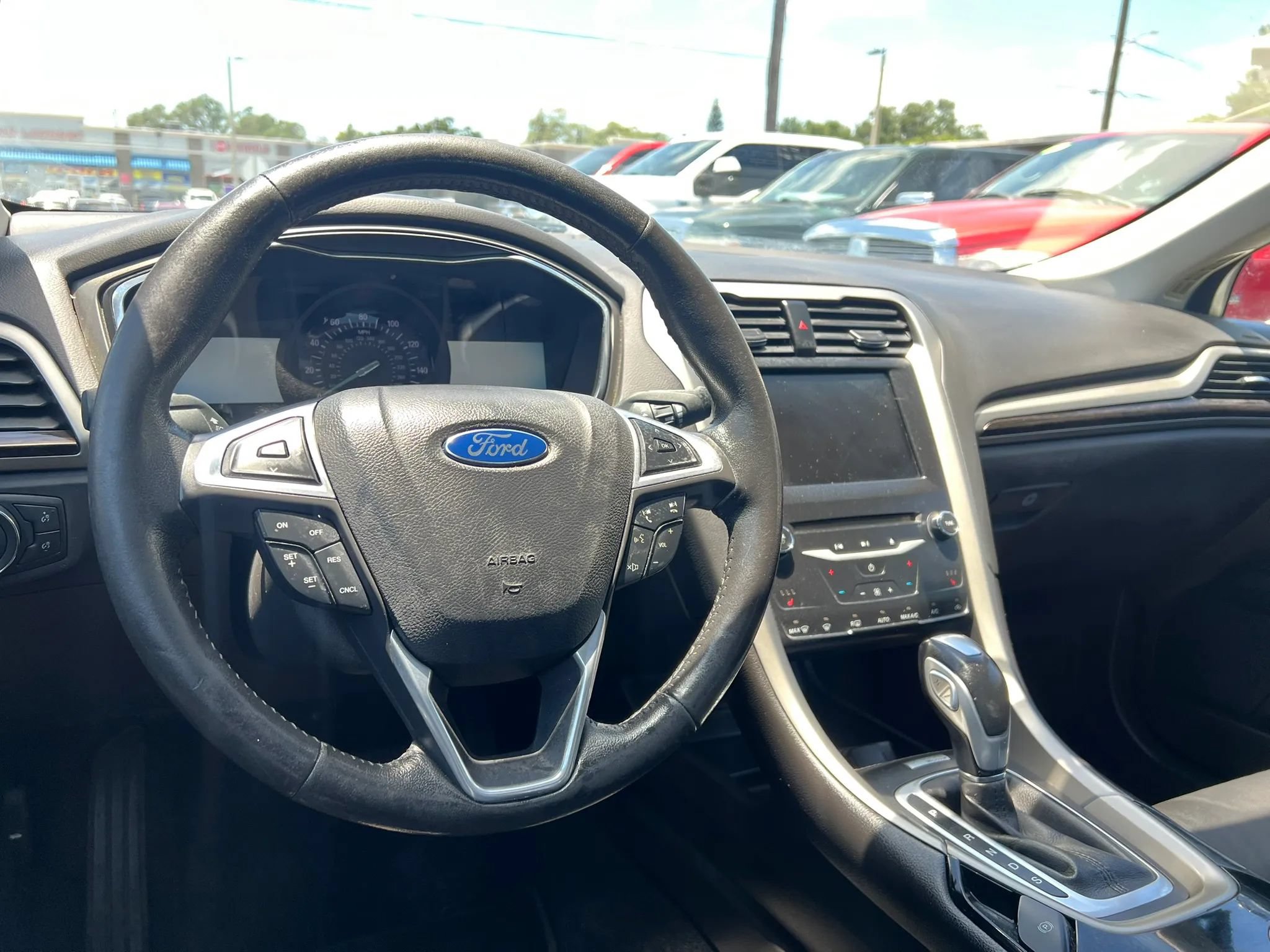 Used 2014 Ford Fusion SE w/ Equipment Group 202A FWD image 15