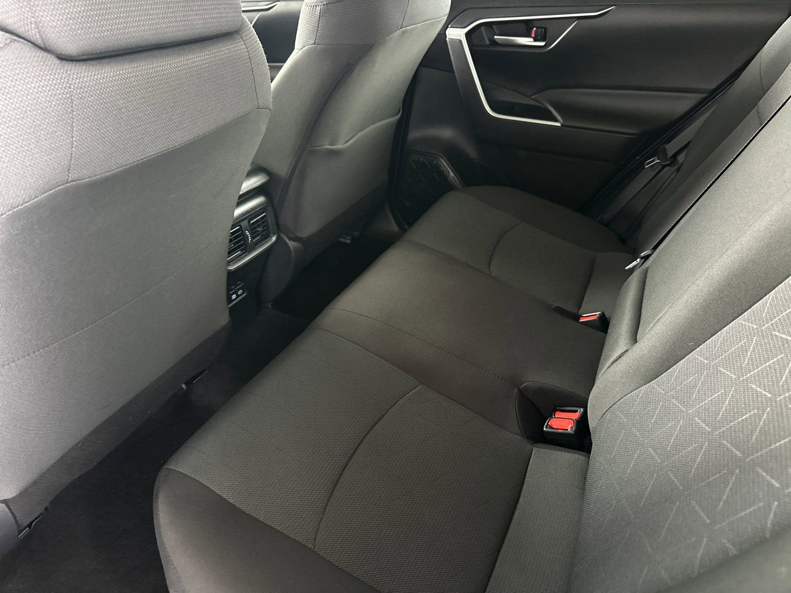 Used 2025 Toyota RAV4 XLE FWD image 11