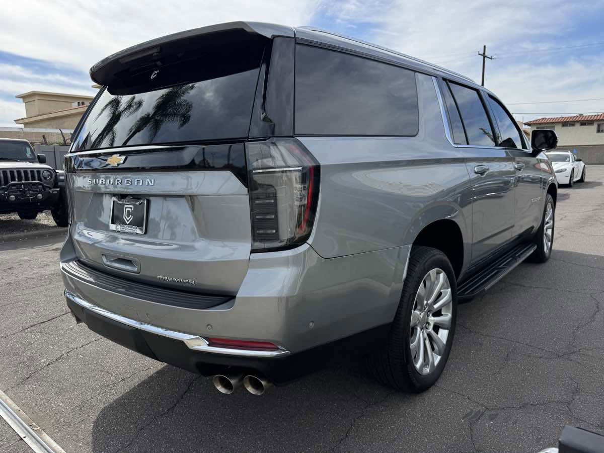 Used 2025 Chevrolet Suburban Premier image 8