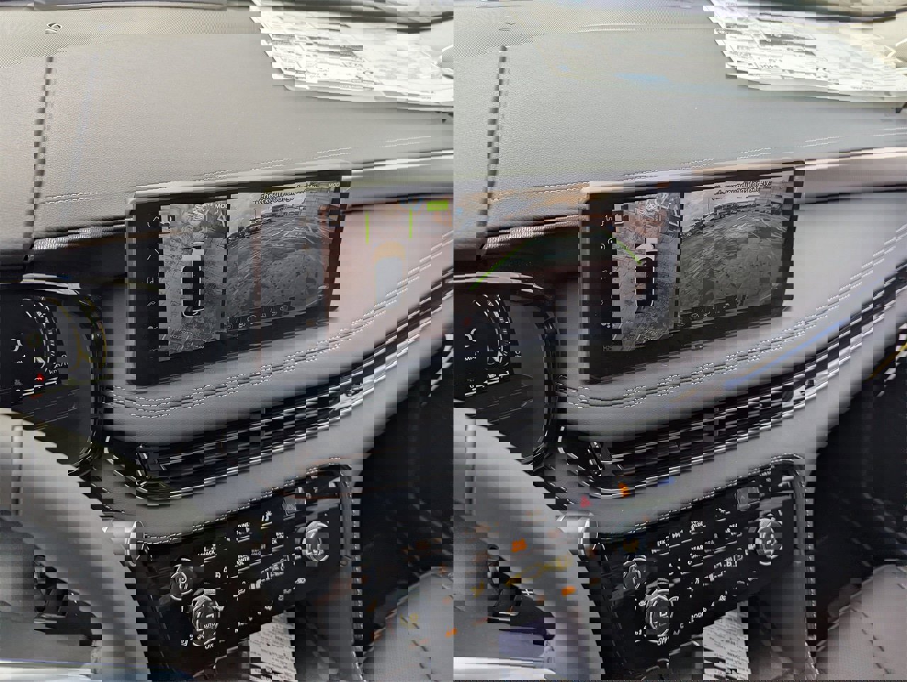 New 2026 INFINITI QX60 Luxe w/ Family Package image 14