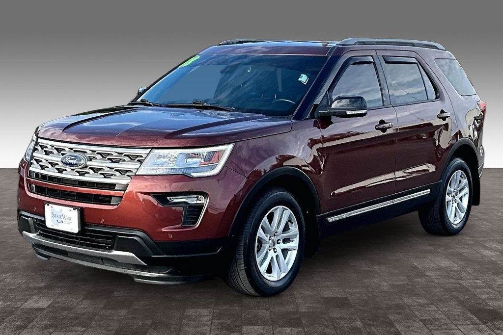 Used 2018 Ford Explorer XLT w/ Equipment Group 202A AWD/4WD image 25