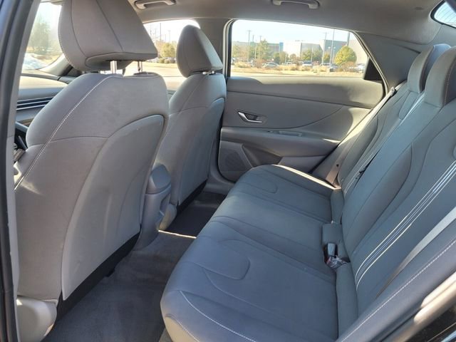 Used 2025 Hyundai Elantra Sport image 16