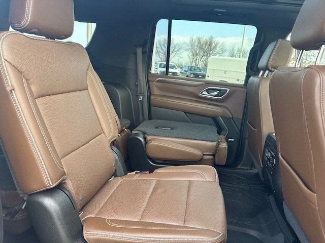 Used 2021 Chevrolet Suburban High Country AWD/4WD image 44