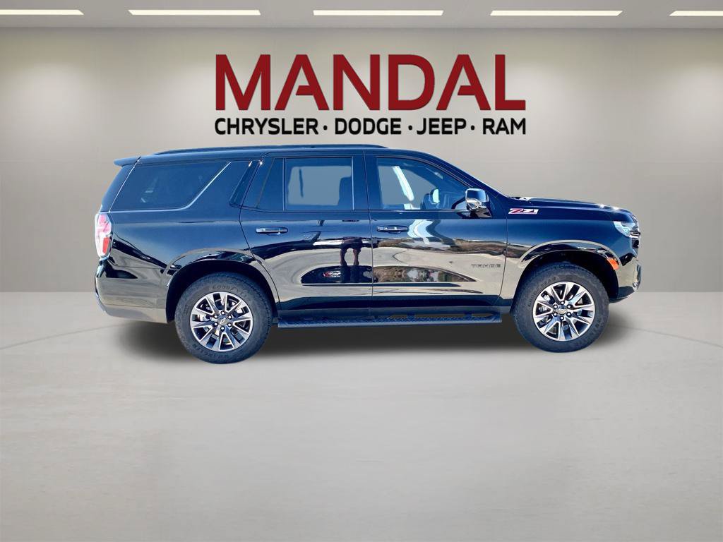 Used 2024 Chevrolet Tahoe Z71 w/ Luxury Package AWD/4WD image 4
