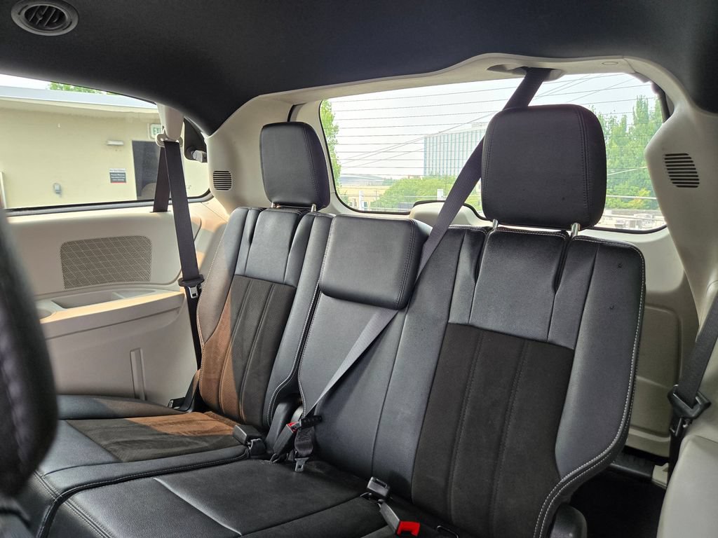 Used 2019 Dodge Grand Caravan SXT FWD image 18
