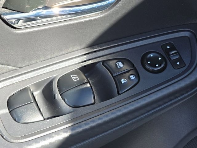 Used 2024 Nissan Versa SV FWD image 22
