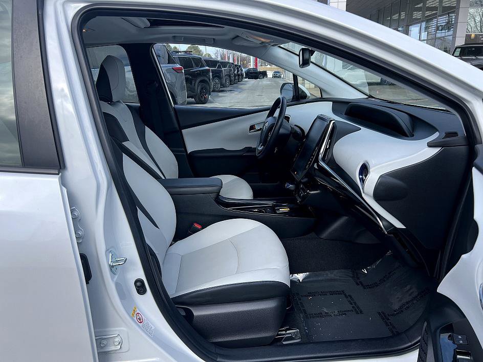 Used 2022 Toyota Prius Limited image 26