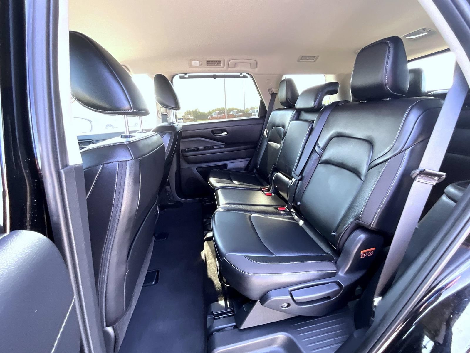 Used 2023 Nissan Pathfinder SL w/ Lighting Package (N92) AWD/4WD image 22