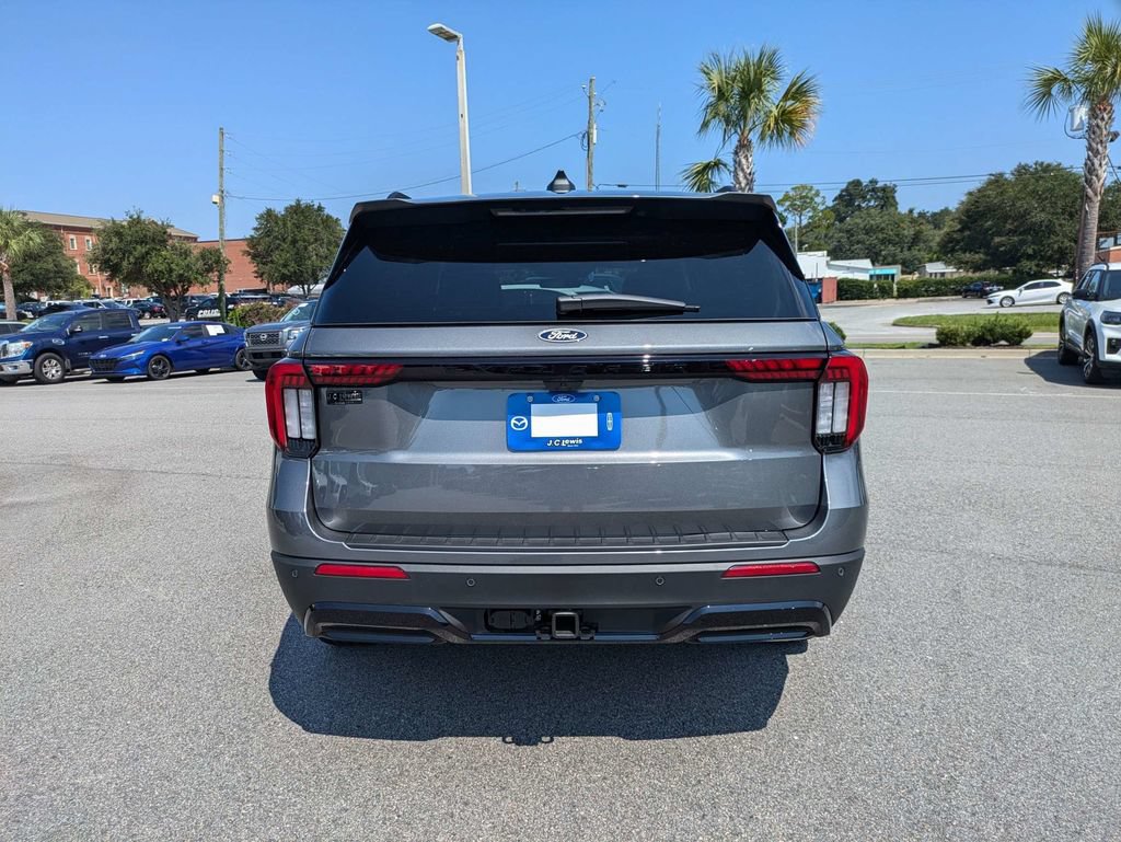 New 2027 Ford Explorer ST-Line RWD image 5