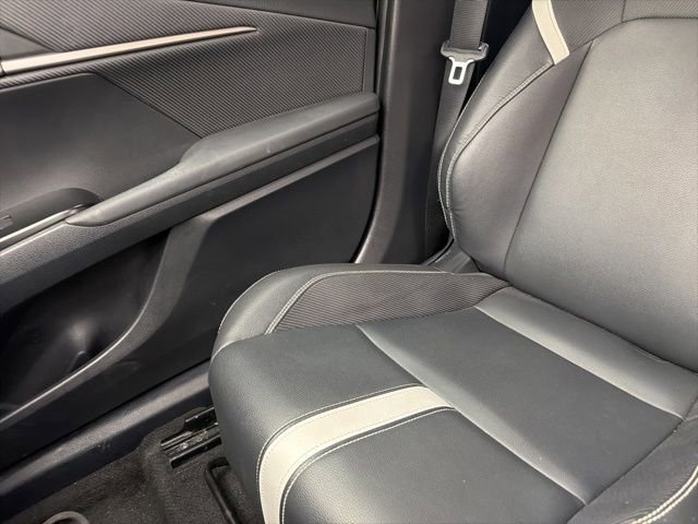 Used 2025 Toyota Camry SE w/ Convenience Package FWD image 14