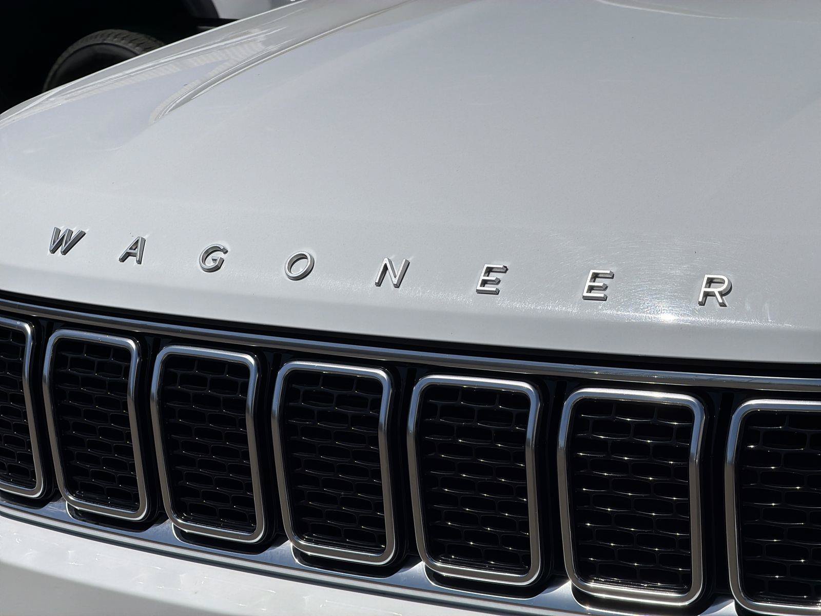 Used 2023 Jeep Wagoneer L Series II AWD/4WD image 30