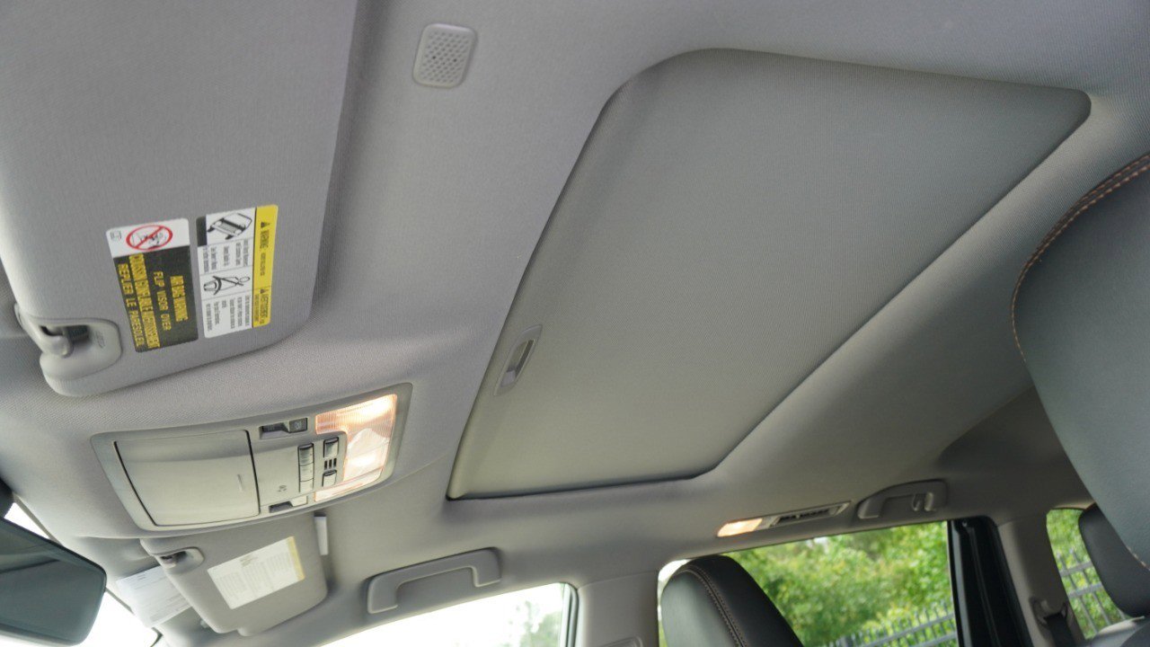 Used 2019 Toyota Highlander XLE FWD image 12