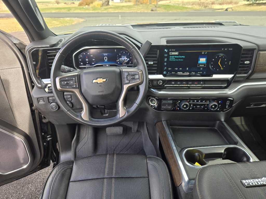 Used 2024 Chevrolet Silverado 3500 High Country w/ High Country Premium Package image 17