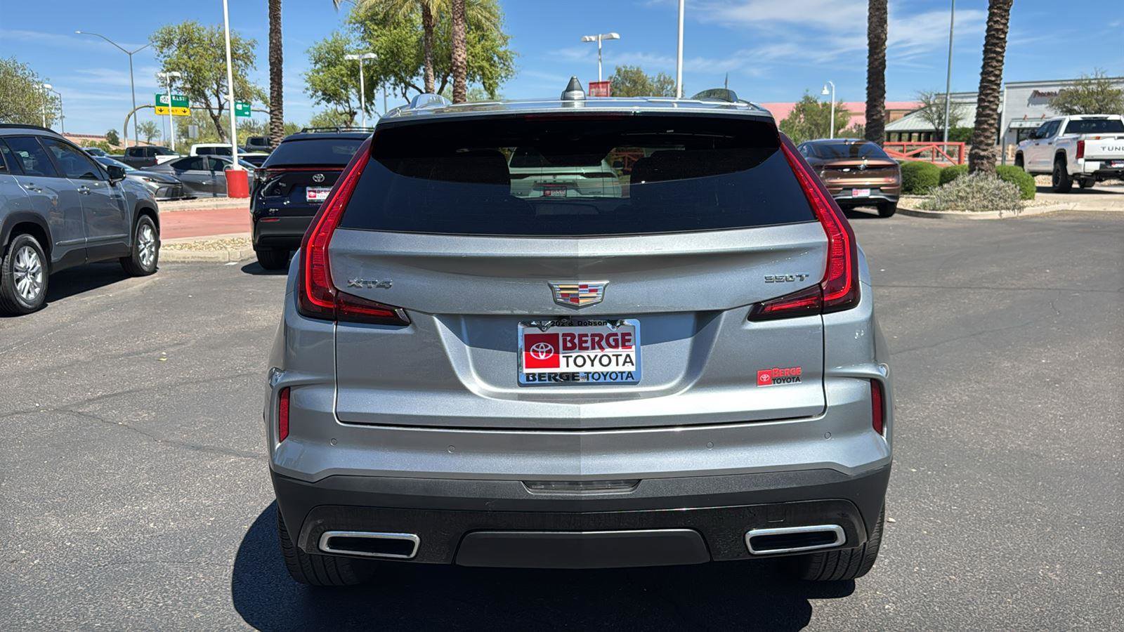 Used 2024 Cadillac XT4 Premium Luxury image 6