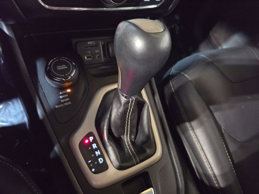 Used 2016 Jeep Cherokee Limited AWD/4WD image 20