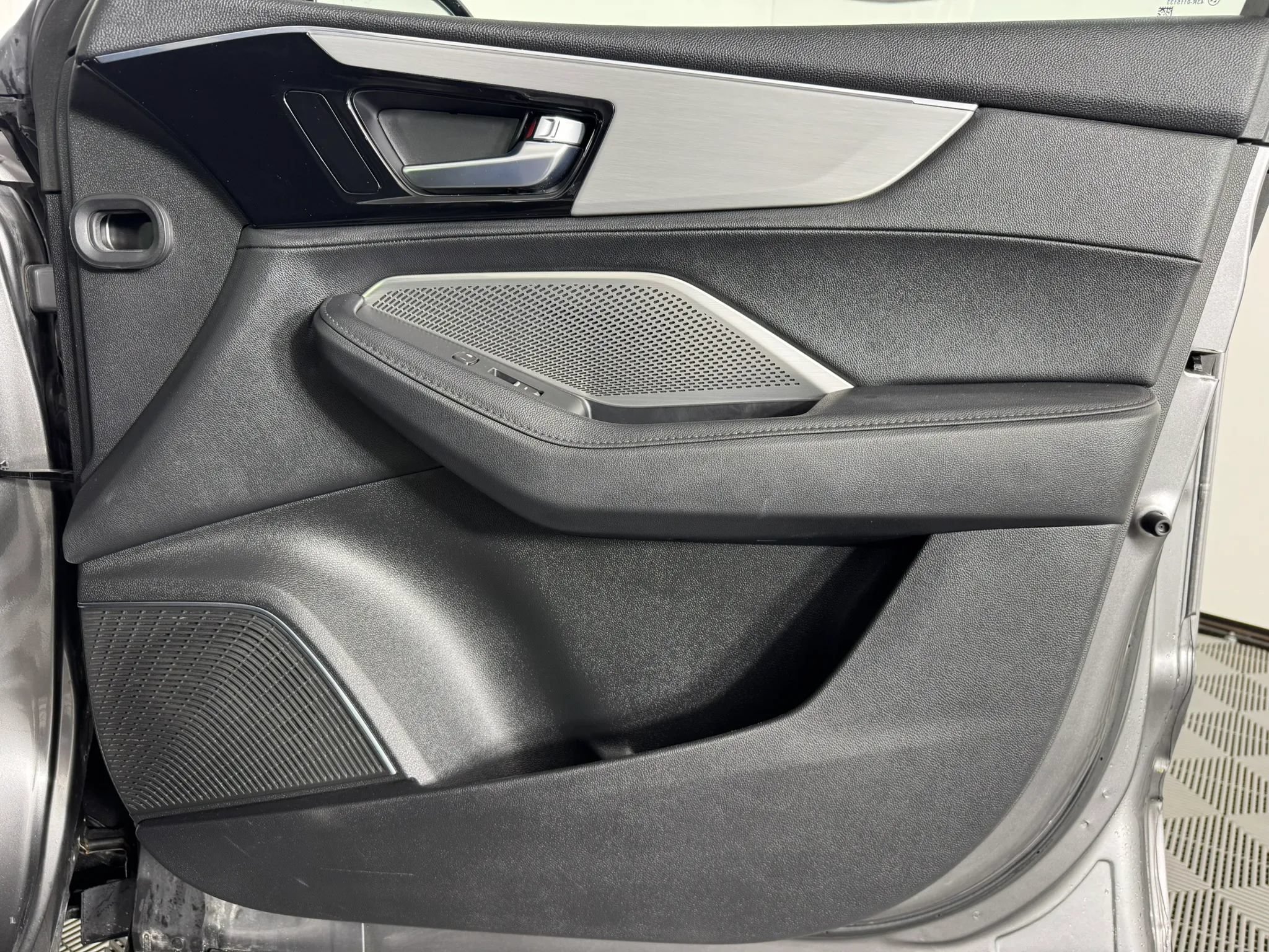 Used 2024 Acura MDX SH-AWD image 47