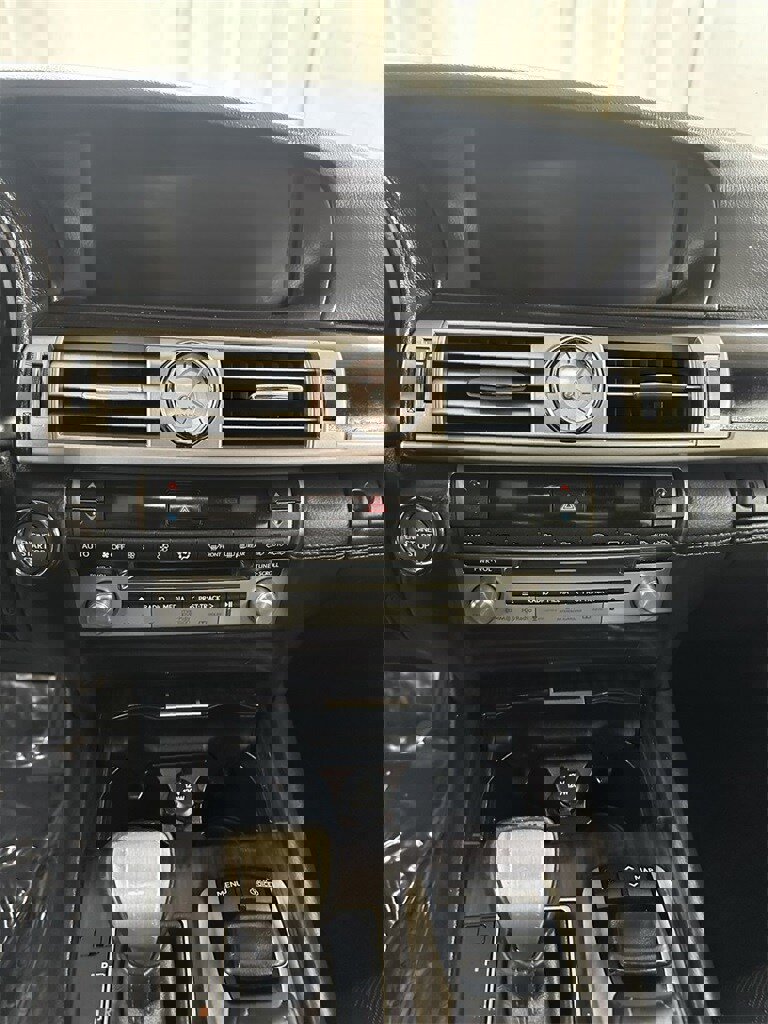 Used 2015 Lexus LS 460 L image 19