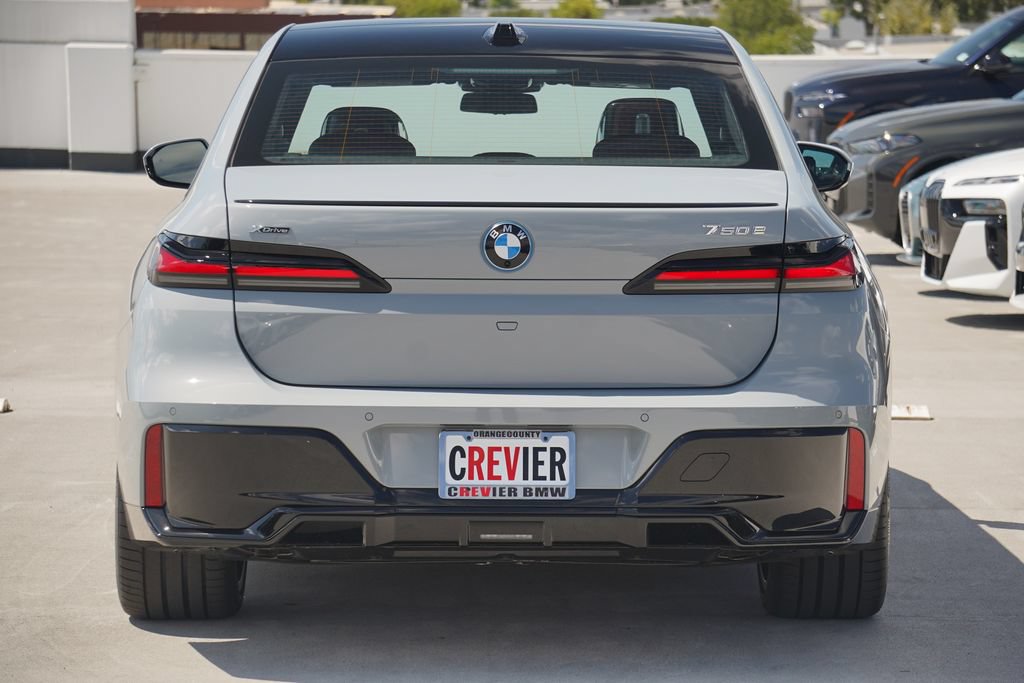 Used 2026 BMW 750e xDrive w/ Premium Package AWD/4WD image 7