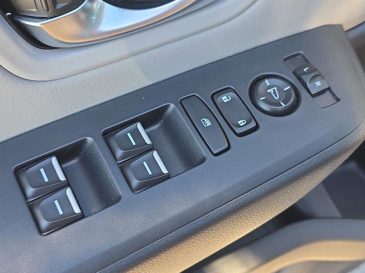 Used 2025 Honda Pilot Touring image 18