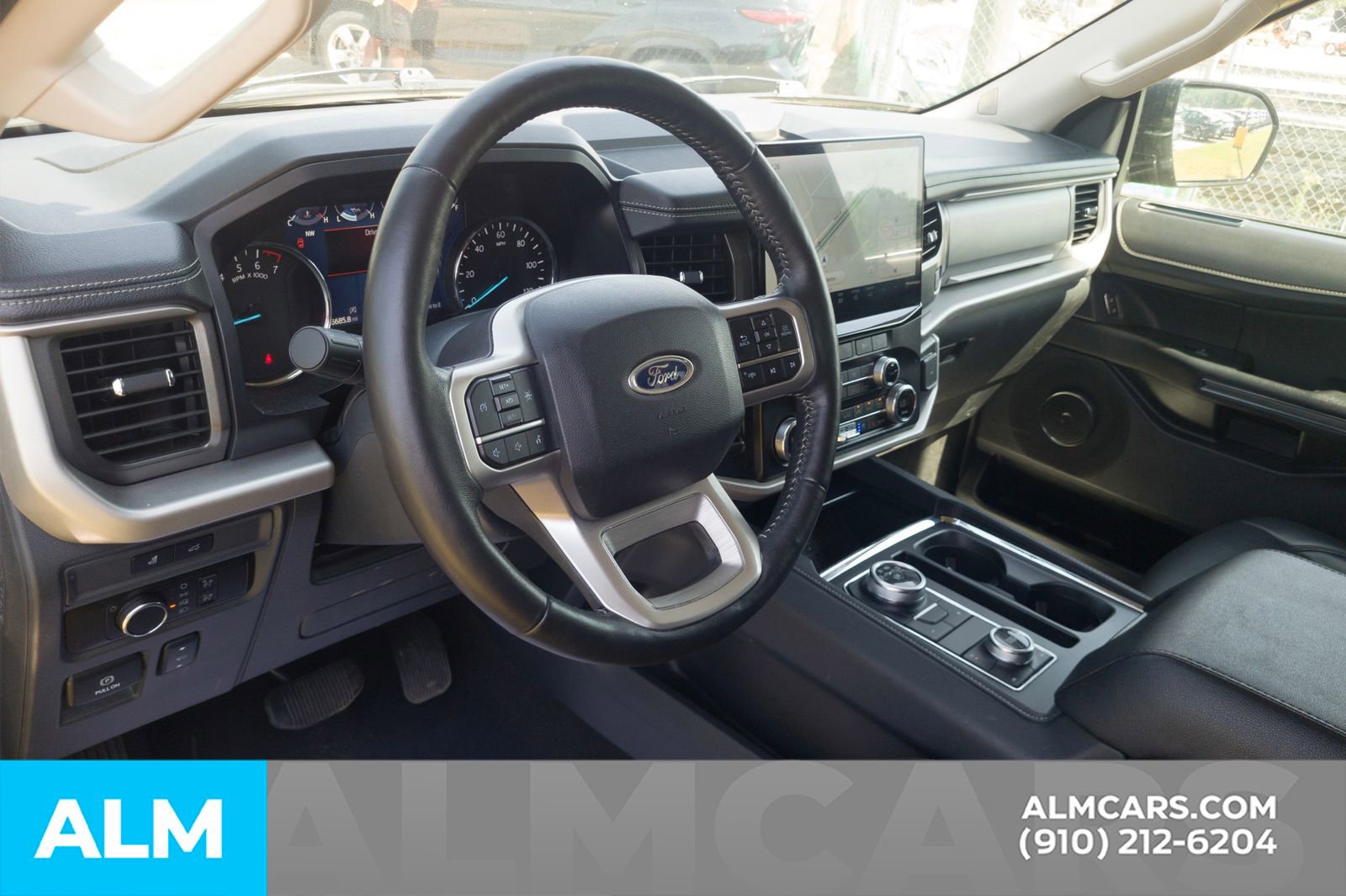 Used 2024 Ford Expedition XLT AWD/4WD image 16