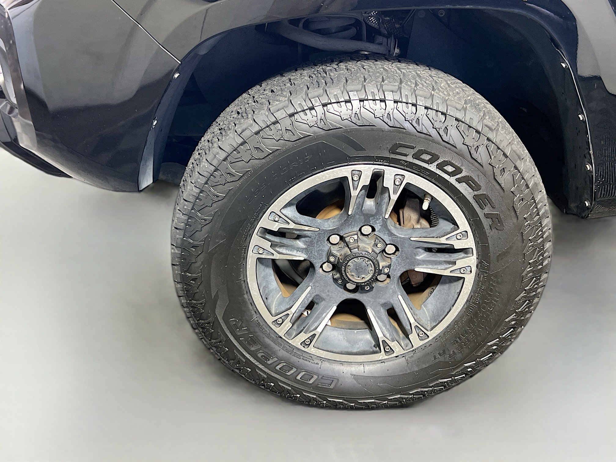 Used 2016 Toyota Tacoma SR5 w/ Towing Package image 13