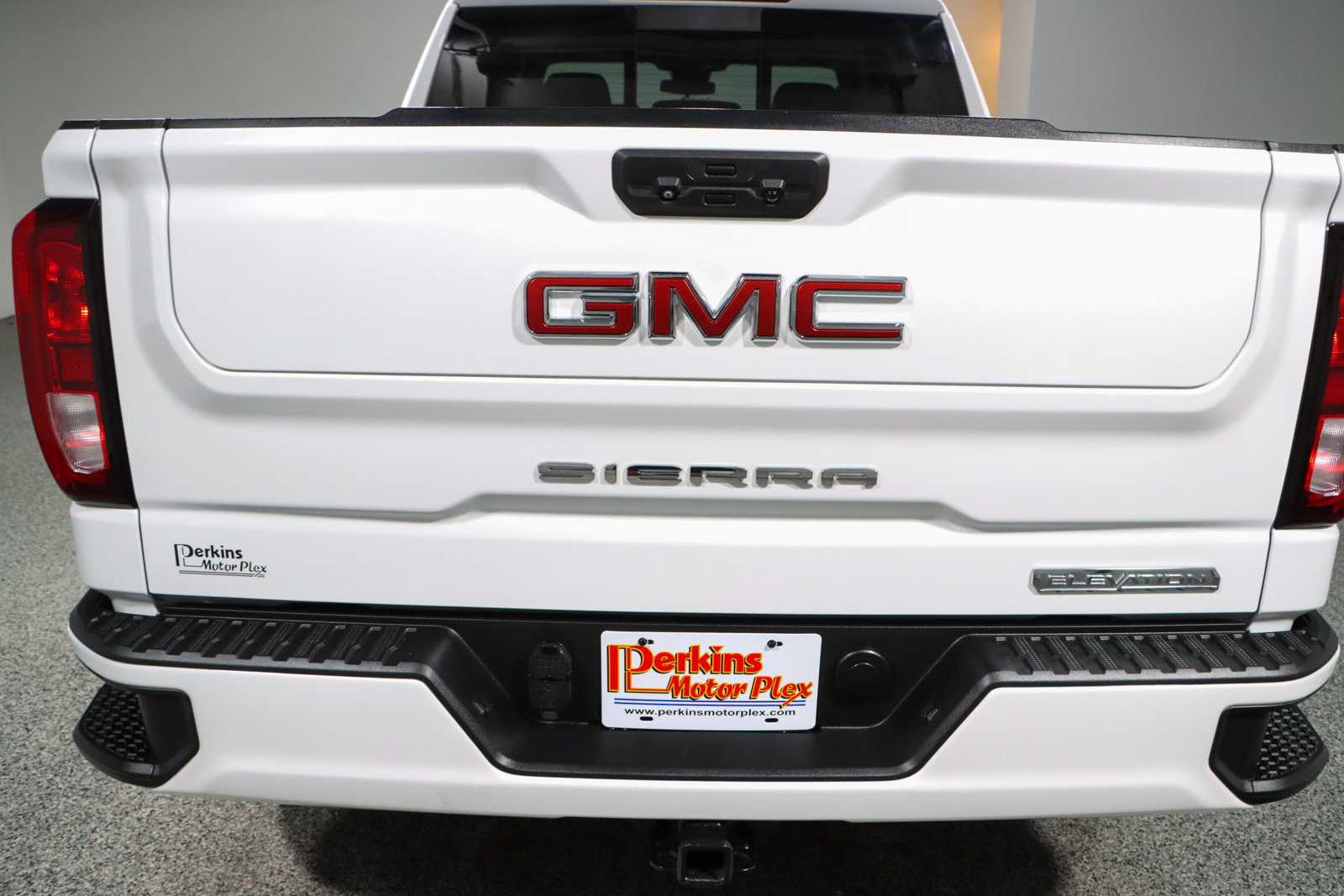 Used 2022 GMC Sierra 1500 Elevation w/ Preferred Package AWD/4WD image 8