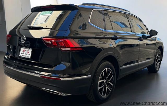Used 2021 Volkswagen Tiguan SE w/ Panoramic Sunroof Package image 5