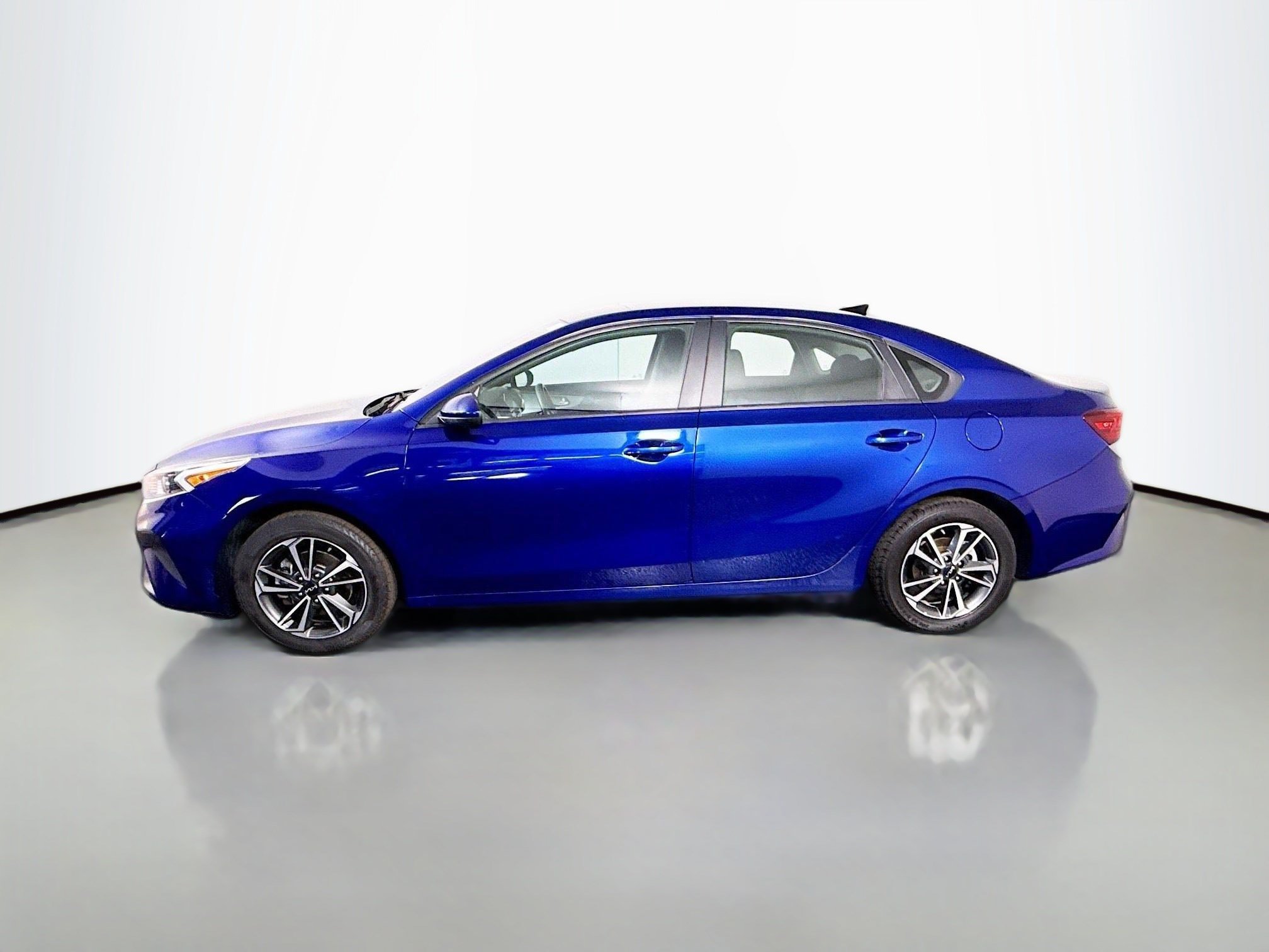 Used 2023 Kia Forte LXS FWD image 6