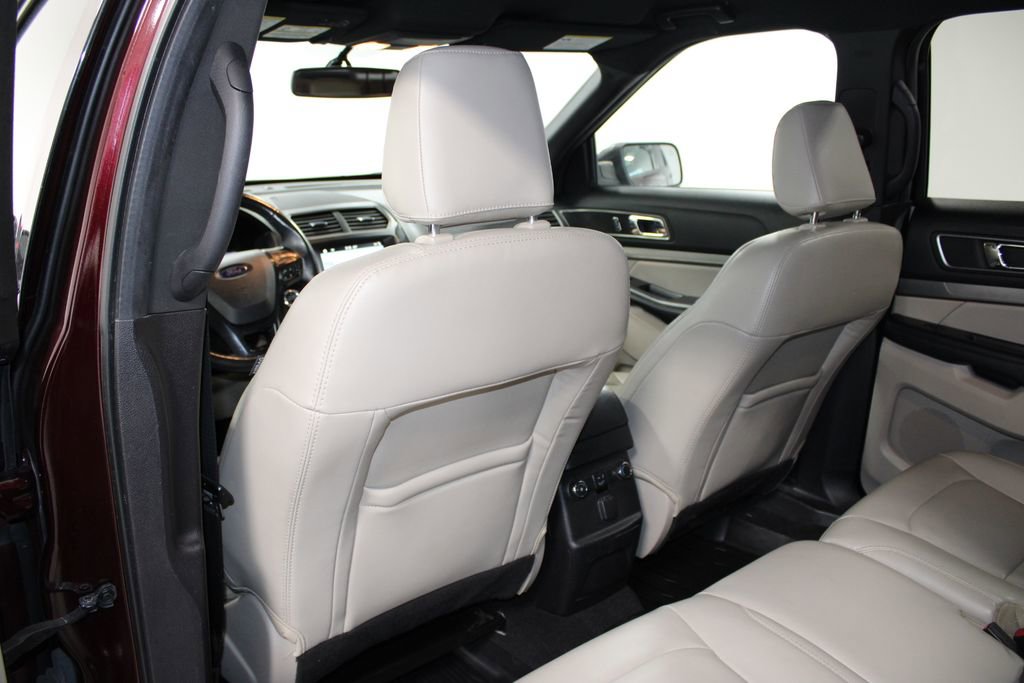 Used 2019 Ford Explorer XLT w/ Equipment Group 202A image 26