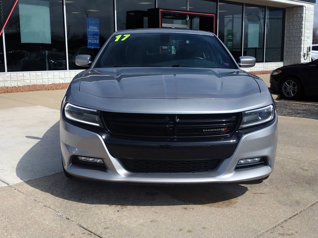 Used 2017 Dodge Charger SXT w/ Rallye Appearance Group image 2