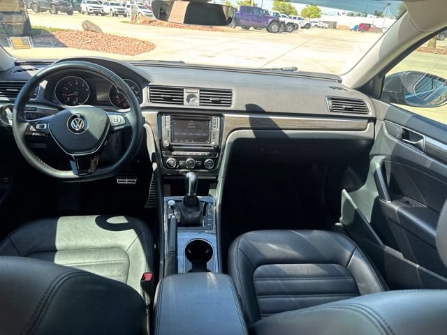 Used 2017 Volkswagen Passat 1.8T SEL Premium FWD image 11