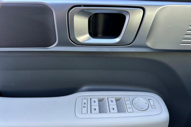 Certified 2026 Hyundai Santa Fe SE FWD image 11