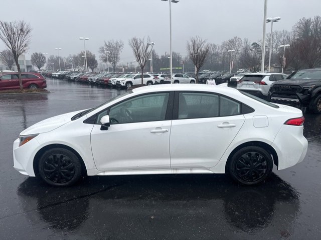 Used 2025 Toyota Corolla LE image 6