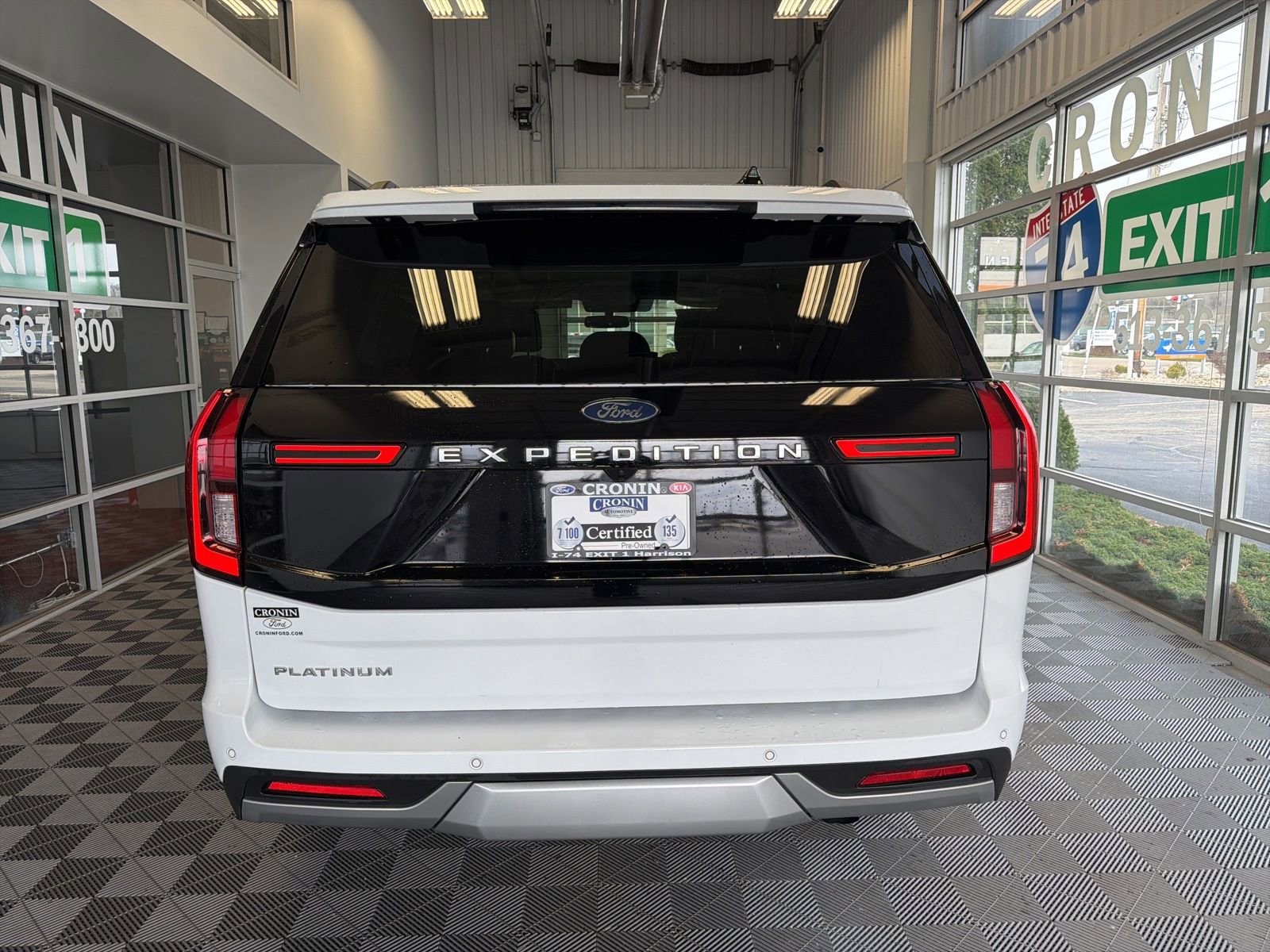 Used 2025 Ford Expedition Platinum image 5