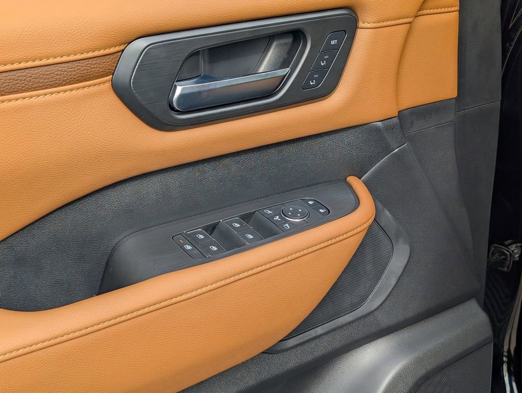 New 2025 Nissan Armada SL image 17