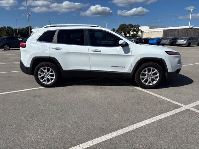 Used 2018 Jeep Cherokee Latitude FWD image 6