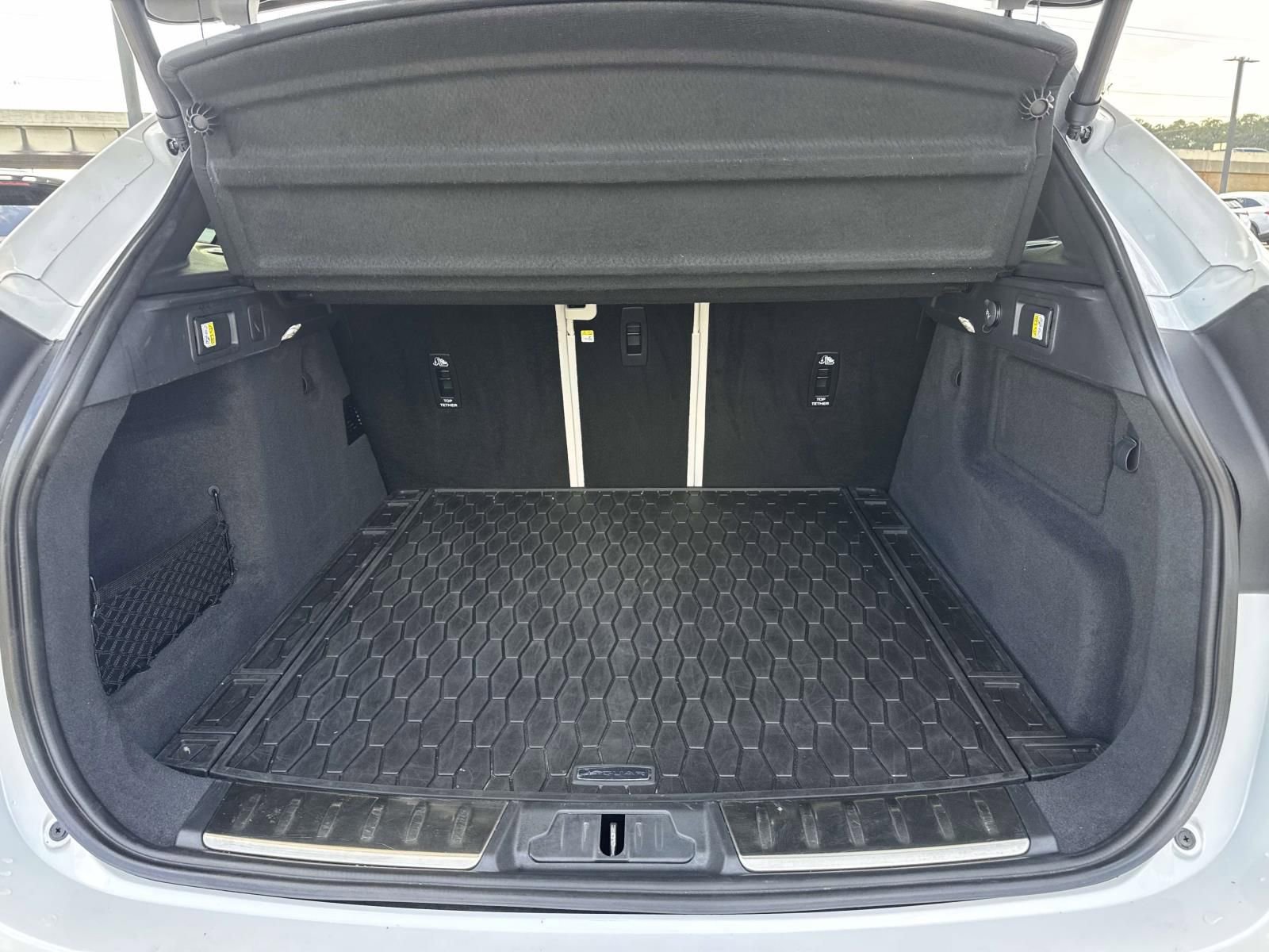 Used 2026 Jaguar F-PACE R-Dynamic S image 8