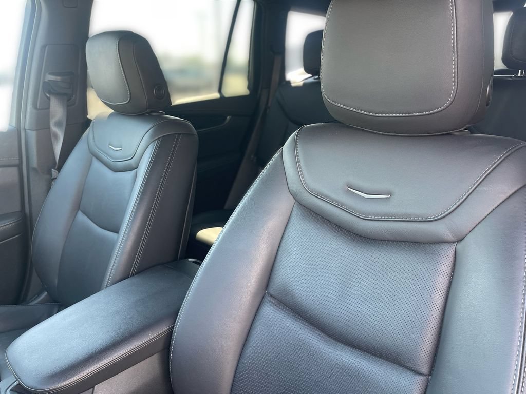 Used 2024 Cadillac XT6 Premium Luxury w/ Technology Package AWD/4WD image 7