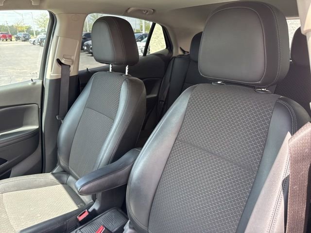 Used 2018 Buick Encore Sport Touring FWD image 9