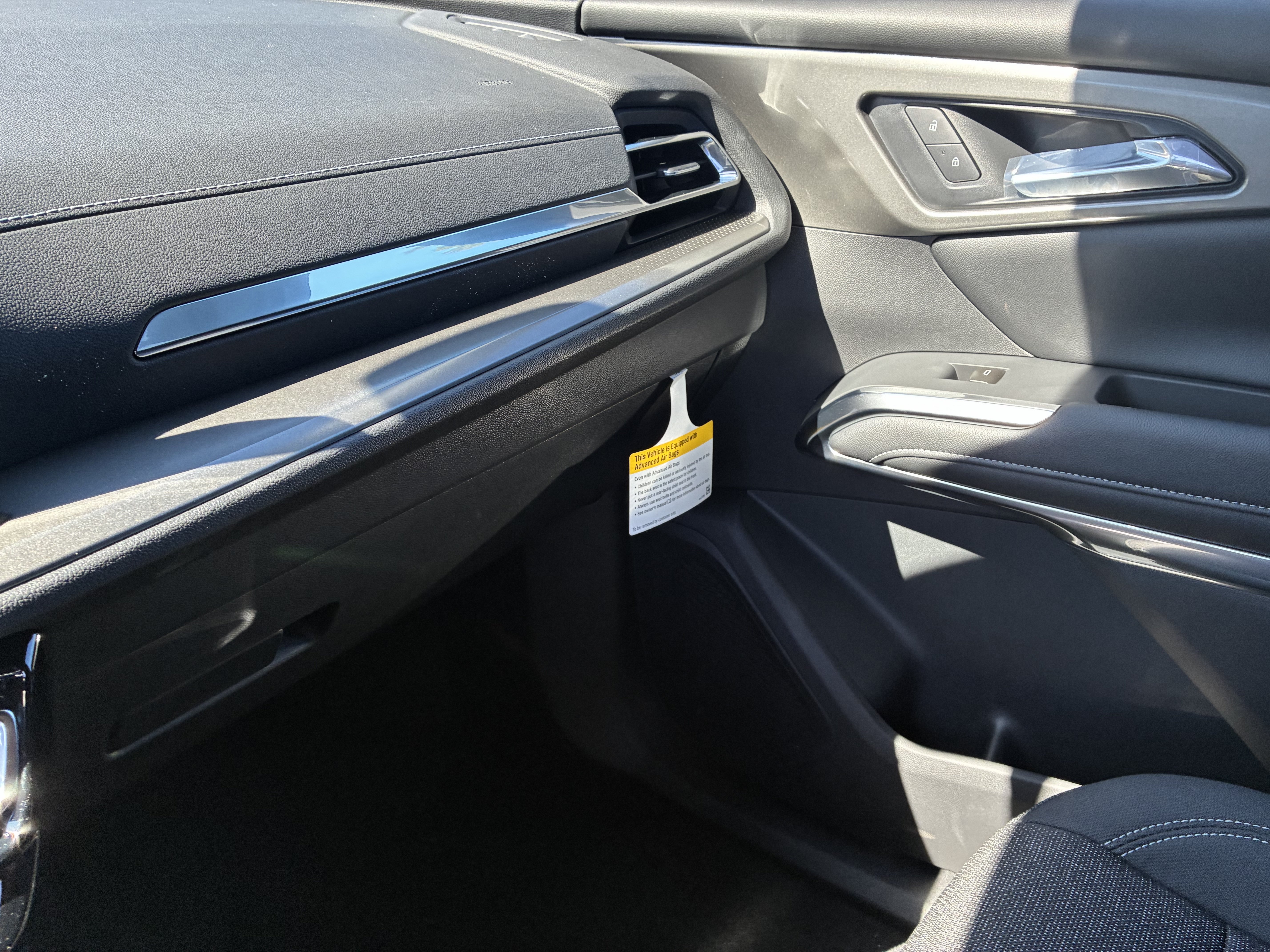 New 2027 Chevrolet Traverse LT FWD image 37