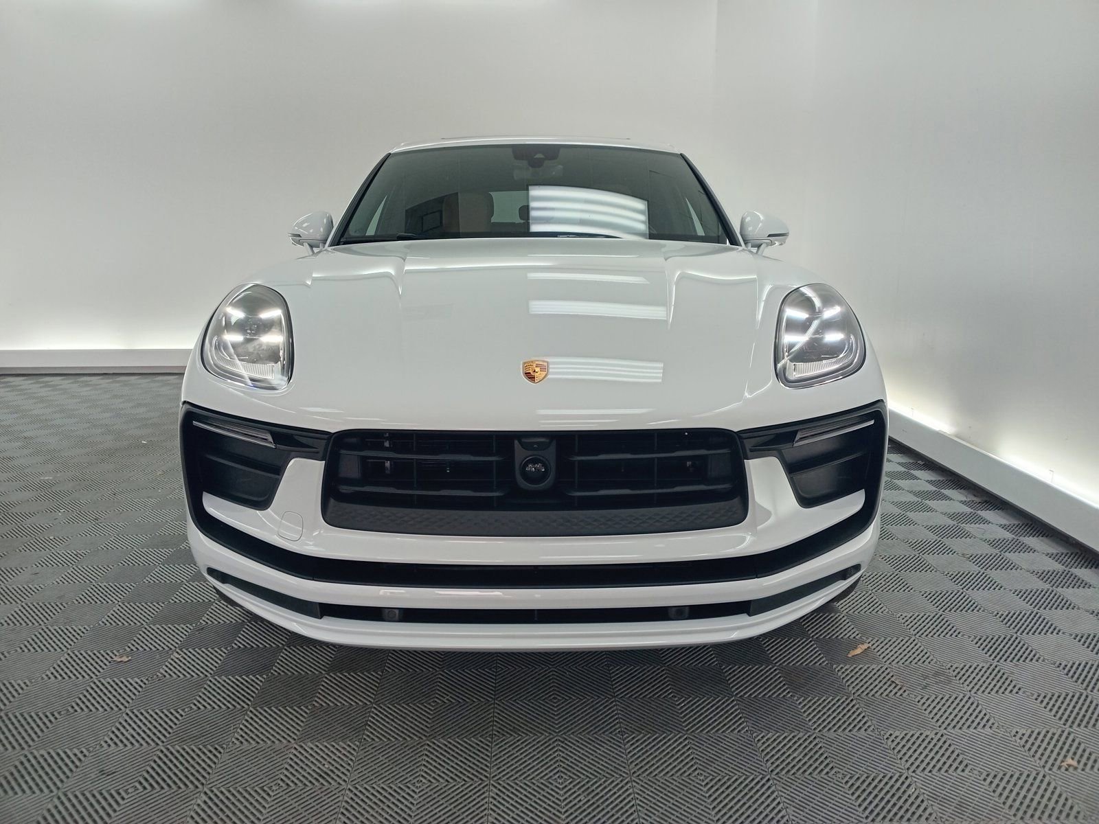New 2026 Porsche Macan image 6