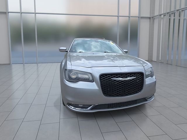 Used 2017 Chrysler 300 S AWD/4WD image 3